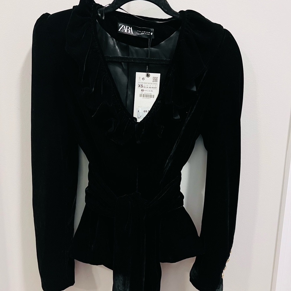 Zara black velvet tie blazer/jacket. Ruffled neck, lined, gold buttons